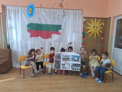 "Трети март! Преславен ден! Празник скъп на свободата!" 8